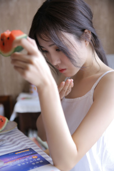 美女100初中全身图片